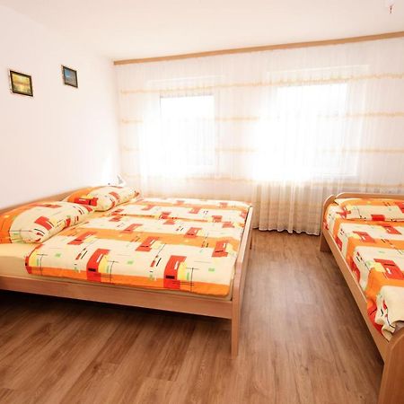 Apartmaji Berginc โคบาริด ภายนอก รูปภาพ