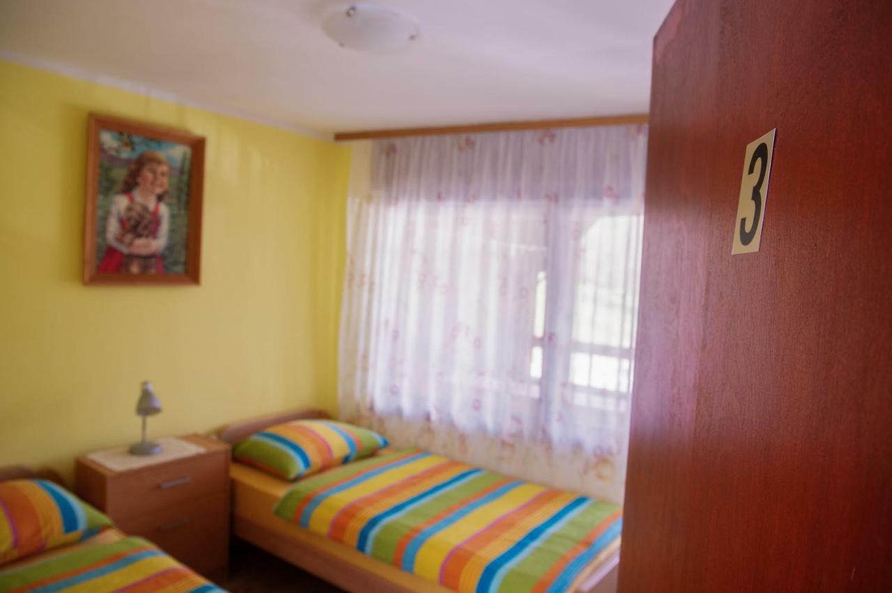 Apartmaji Berginc โคบาริด ภายนอก รูปภาพ
