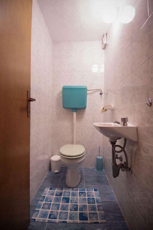Apartmaji Berginc โคบาริด ภายนอก รูปภาพ