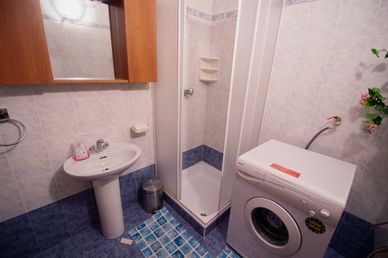 Apartmaji Berginc โคบาริด ภายนอก รูปภาพ