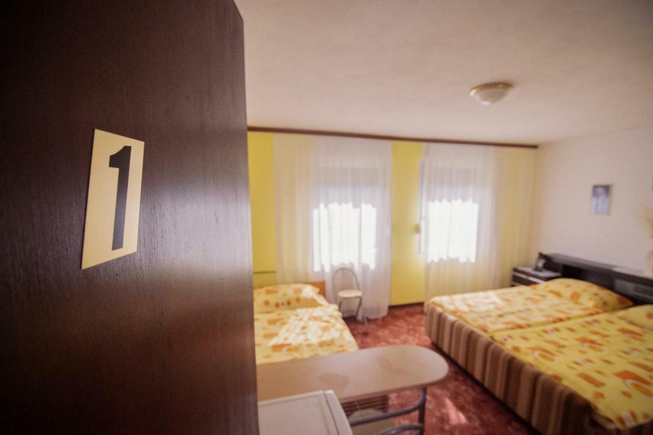 Apartmaji Berginc โคบาริด ภายนอก รูปภาพ