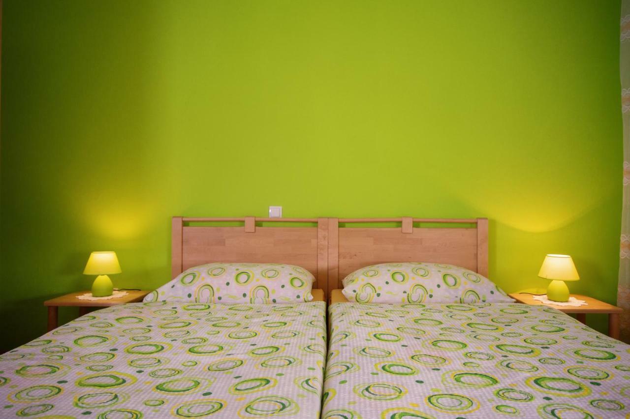 Apartmaji Berginc โคบาริด ภายนอก รูปภาพ